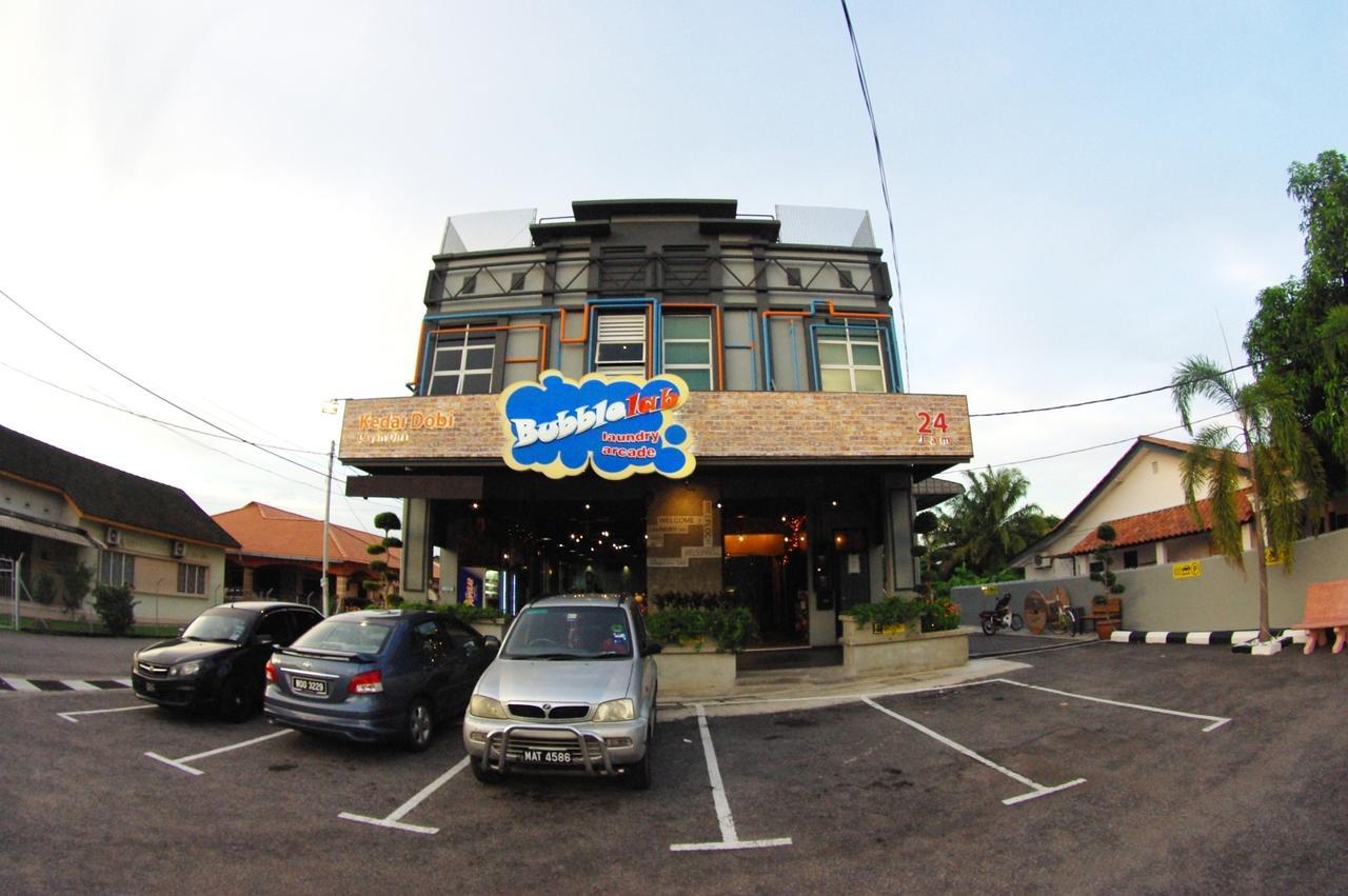 Tube Hotel Klebang Melaka Buitenkant foto