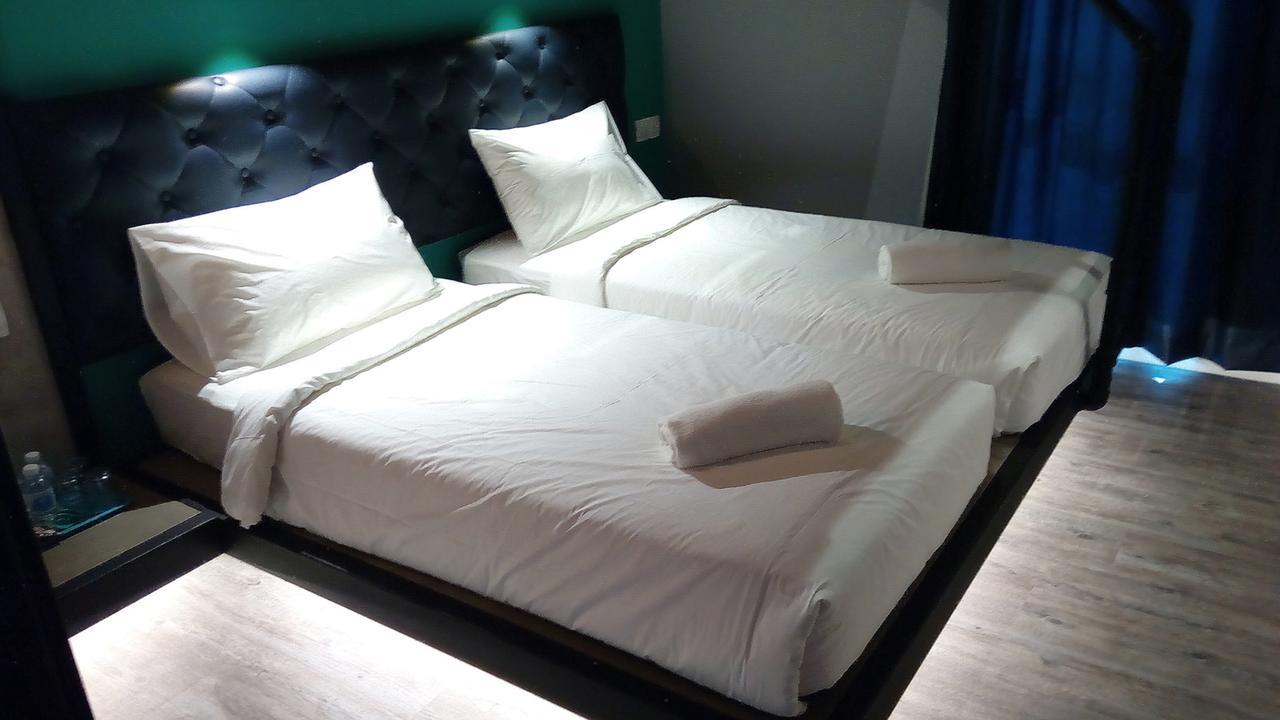 Tube Hotel Klebang Melaka Kamer foto