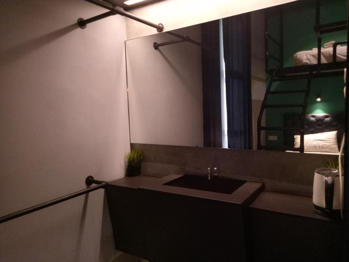 Tube Hotel Klebang Melaka Buitenkant foto