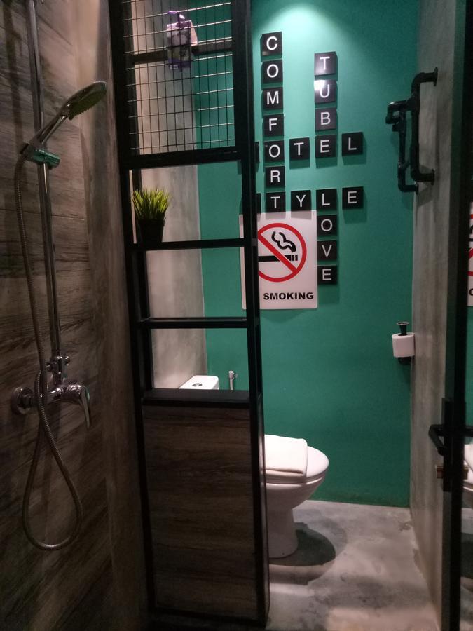 Tube Hotel Klebang Melaka Buitenkant foto