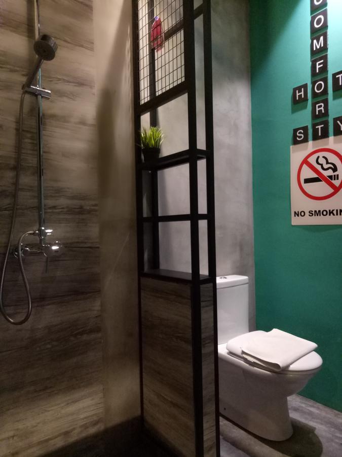 Tube Hotel Klebang Melaka Buitenkant foto