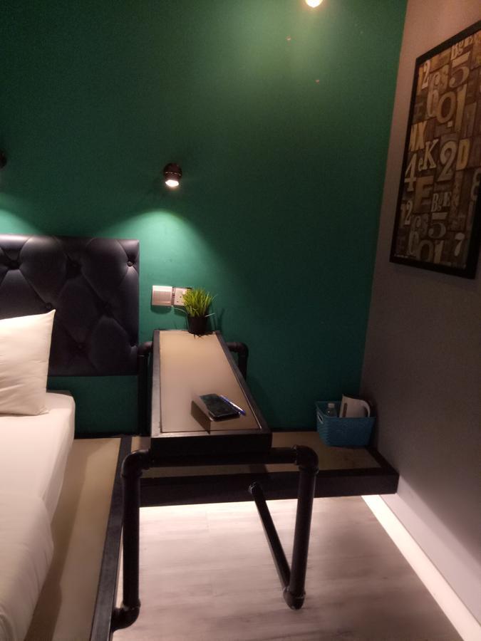 Tube Hotel Klebang Melaka Buitenkant foto